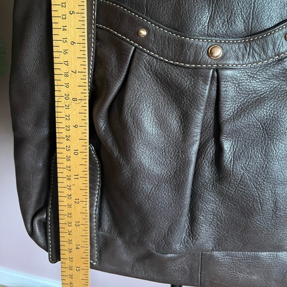 Laundry by Shelli Segal Shoulder Bag with Gold Hardware and Pleated Design - Picture 7 of 8